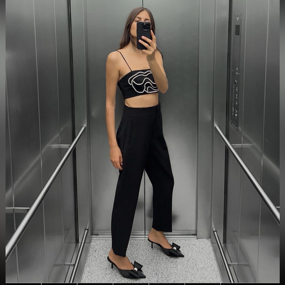NEW WITH TAGS! MEDIUM Zara pants with a high waist (Black)